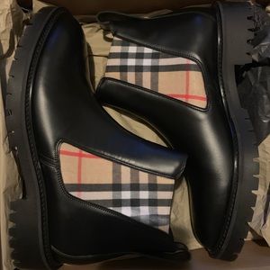 Burberry boots
